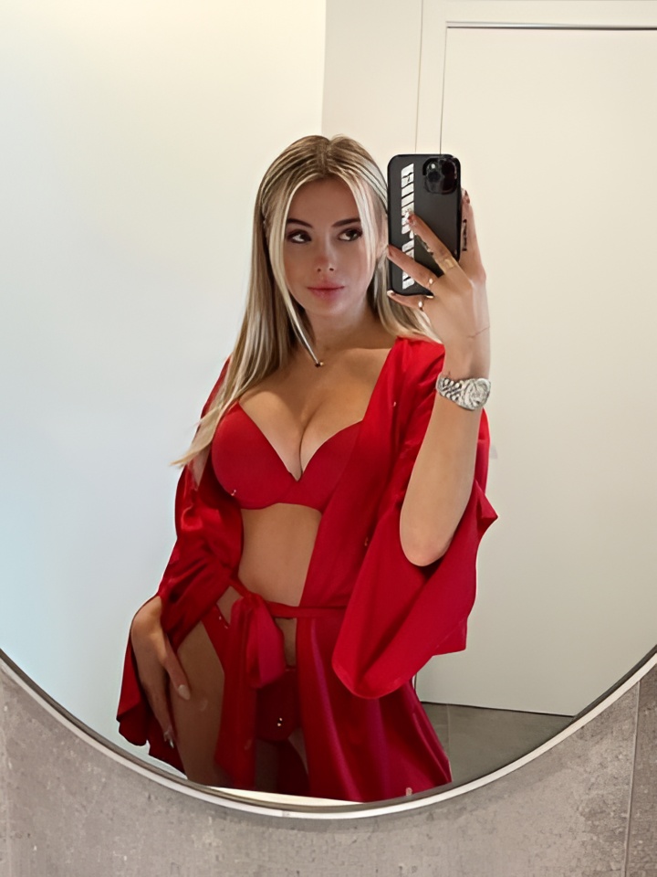 Белослава привлекальеная девушка из Рязани цена от 2000 руб