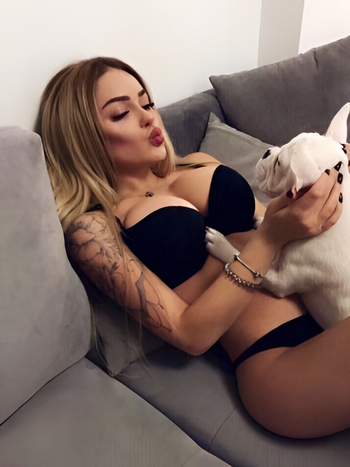 Жанна привлекальеная девушка из Рязани цена от 2500 руб