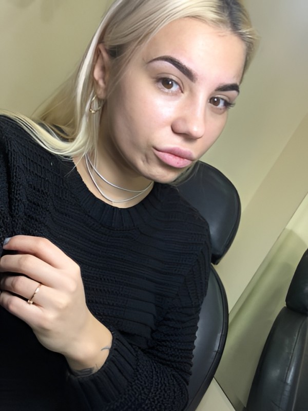 Арина привлекательная девушка из Рязани цена от 10000 руб