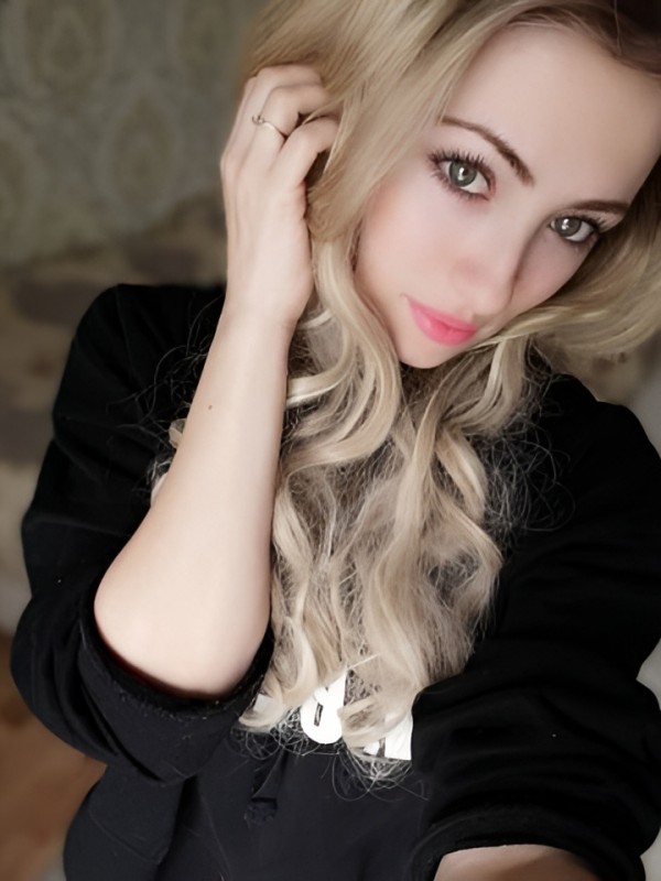 Оксана привлекательная девушка из Рязани цена от 1500 руб