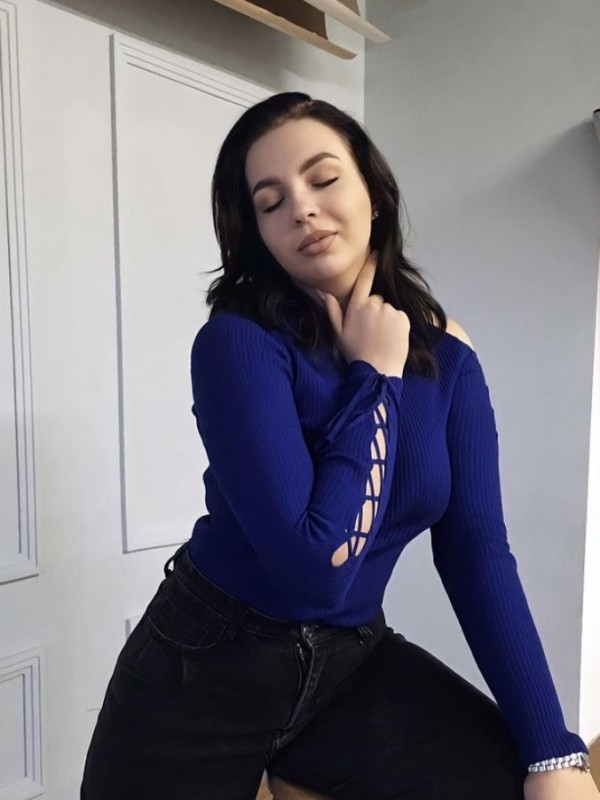 🎥 Дуня привлекательная девушка из Рязани цена от 7000 руб