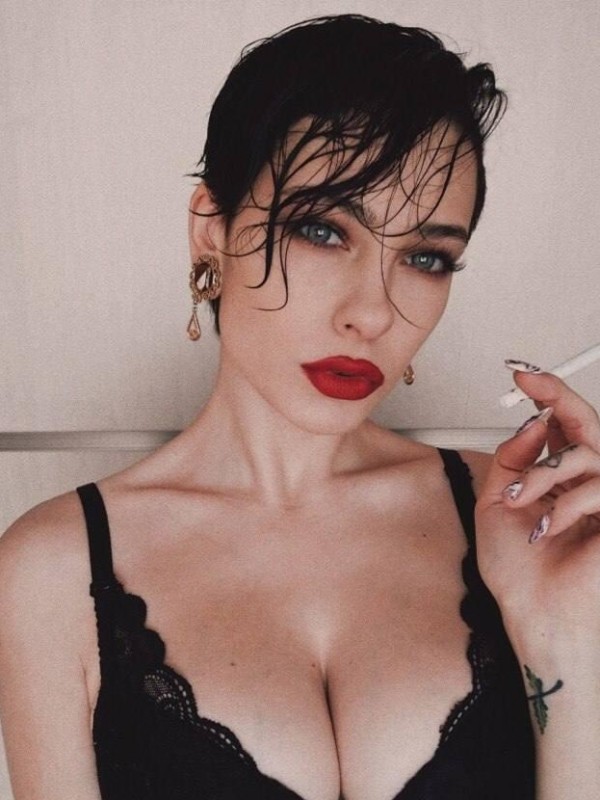 Александра привлекательная девушка из Рязани цена от 6000 руб